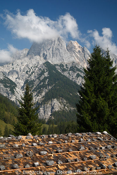 Bindalm Almhütte Gipfelblick über Dachsteine Reiteralpe-Felsen Bild in Wattewolken