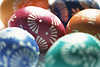 Bemalte Ostereier Foto farbiger Eier mit Mustern zu Osterntradition Brauch