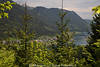 Weissensee Alpenpanorama Berge Landschaftsbild grüne Bäume Frühlingsblick Naturfoto