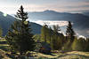 1200962_ Bergalm Sonnenaufgang Romantik Naturbild Hütte Bäume Nebelwolken im Oberdrautal Landschaftsfoto Kärnten Bergpanorama