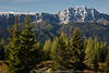 1201001_ Reißkofel Felsenwand Bergpanorama Foto Naturbild Gailtaler Alpenlandschaft grüne Wälder Kärnten Oberdrautal
