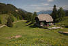 1202853_Waisacher Almhütte in Bergpanorama Bild Wandertreff in grüner Natur Gailtaler Alpenlandschaft Foto