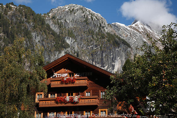 Gasthof Islitzer unter Felswand Berg Foto aus Prägraten schöner Urlaub in Natur Alpen Osttirols