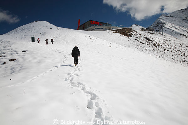 Cimaross Gipfeltour Foto Schneewandern Winterbild zur Adler Lounge Bergrestaurant