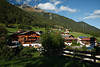 003073_Obermauern bei Virgen blumiger Alpendorf Häuser mit Ferienwohnungen in Osttirol Landschaft
