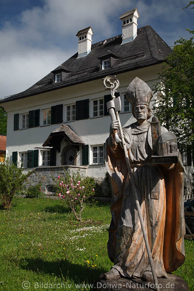 Heiliger Wolfgang Holzstatue Stadtpatron in Pilgergasse