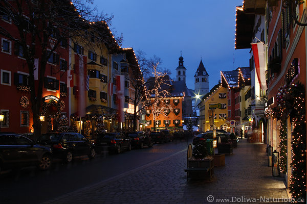 Kitzbüheler City Gasse Advent Weihnachtszeit Strassenfoto