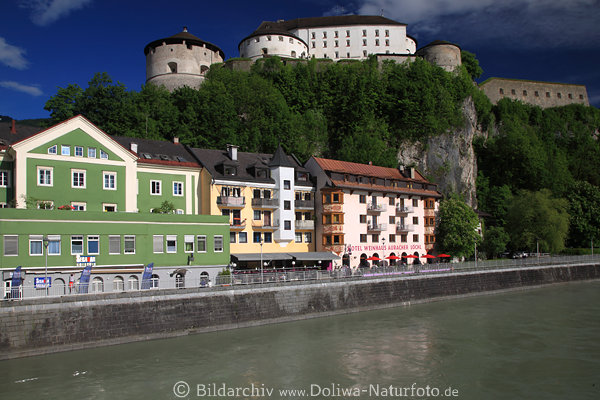 Kufstein Innufer Gasthäuser am Fluß Wasser unter Burg Festung Panorama