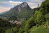 Pendling Bergpanorama über Kufstein Alpenlandschaft Frühling grüne Natur Foto mit Wanderer Inntal
