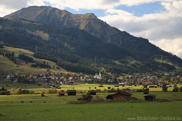 Bergdorf Lermoos Naturfoto in Alpenlandschaft Tirol Gipfel