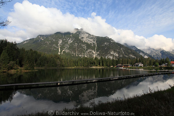Weidachsee Naturfoto aus Leutasch Berglandschaft Wasser-Spiegelung unter Wolken