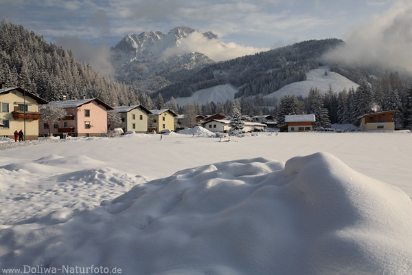 Hochfilzen Bergstadt Winterbild märchenhafte Alpenlandschaft in Pillerseetal Tirol