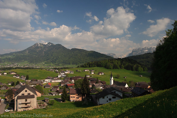 Schwarzenberg Alpendorf Bregenzerwald Grünwiesen Naturidylle Vorarlberg