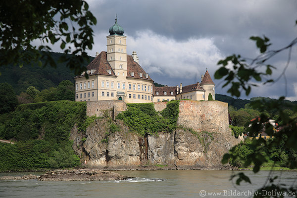 Schloss auf Donaufelsen Burg Schönbühel Wasserufer-Festung