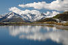Alpensee Wasserblick Zillertaler Gipfel Schnee Wolken Bergpanorama Naturfoto