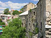 Bd0090_ Mostar steinerne Häuser Foto Architektur historischer Altstadt mit engen Gassen