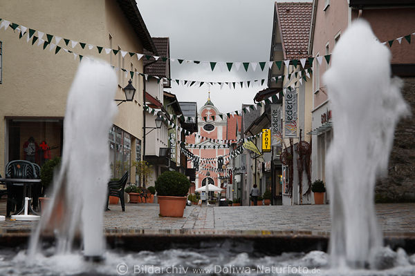 Immenstadt Hofgartenstrae Blick durch Fontnen Wassersulen