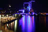 000179_Cruise-Days Hamburg Hafen-Schiffe Krne in Blaulicht Dekor Nachtsfoto Spiegelung in Wasser