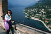 Skaligerschloss Gardasee-Blick Uferlinie Malcesine Kstenlandschaft Touristin