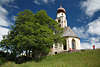 1100989_Sdtirol Kirche St.Valentin Wanderer Bergwiese Naturfoto