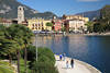 Riva del Garda See Stadtlandschaft Foto Ferienidylle am Wasser Italien Alpensee