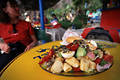 GemseObst-Fischsalat in Bar Charly Avocado+Sprotten Natursalat zum Sattessen Erlebnis