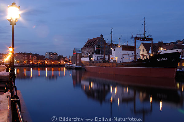 Danzig Mottlau-Hafen Nachtlichter mit Museumsschiff Soldek