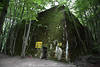 1204268_Bormanns alter Bunker Foto von Wolfsschanze in Grlitz Aussenmauer mit Eingangstr ins Innere