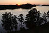 Masuren Sonnenuntergang See-Panorama Wasser Weitblick ber dunkle Ufer Bume