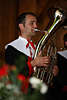 1102568_ Musiker auf groem Blasinstrument: Trompete oder Pusaune ? in Konzertfoto von Kastelruther Dorffest