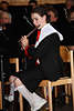 1102571_ Kastelruther junge Musikerin im Orchester Flte spielen in Portrt auf Bhne Fltisten Konzertfoto