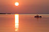 Sonnenball ber See rotes Wasser Tretboot Foto Ausflug Stimmung Romantik Sonnenuntergang