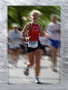 Frhliche Eryka F 2484 Marathon Lauffoto in Bewegung