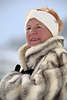 902715_ Seniorin Polofan Foto, ltere Dame in Pelz beim St. Moritz-Polo in Frost