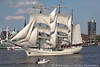 Segelschiff Artemis unter Segeln Hafengeburtstag Schiffsparade Hamburg