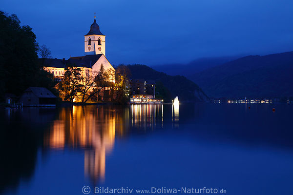 Wolfgangsee Kirche Romantik-Nachtlichter Stimmungsbild in blauen Wasserlandschaft Panorama Leinwanddruck