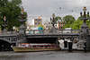 Boot Jan Steen Grachttour unter Blauwbrug Brcke in Amsterdam Landschaft Bild