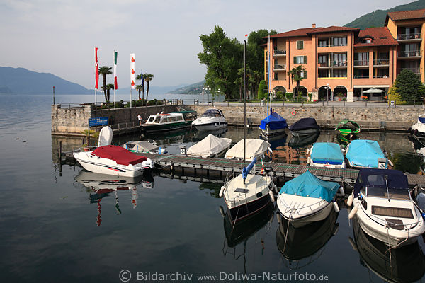 Maggiore Cannero Riviera Port Mole Wasserlandschaft Boote Verbano