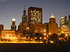 Chicago nachts City-Skyline Reisefoto: Hochhuser Nachtlichter Panorama Wolkenkratzer Bild