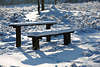 006602_Verschneites Paar Wanderer-Bnke Winterbild Naturlandschaft Sonnenschein