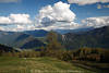 1200359_ Bergpanorama Landschaftsfoto Almblick ber Oberdrautal Schnwetterwolken Gailtaler Alpen in Ferne Julische Gipfel