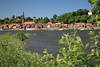 1800904_Lauenburg/Elbe Stadtpanorama am Flussufer Frhling-Wasserlandschaf