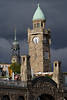 Hamburgs Trme mit Uhren Bild Landungsbrcken + Michel Kirchturm Wahrzeichen Fotos