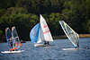 803036_ Eutin Wassersport Bild: Surf- & Segelschule Jugend in Wind auf Großer Euitiner See, Windsurfing & Segeln