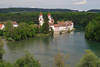 Rheinau Wasserinsel mit Klosterkirche im Fluss Schiff Ausflugsfahrt um Grnufer